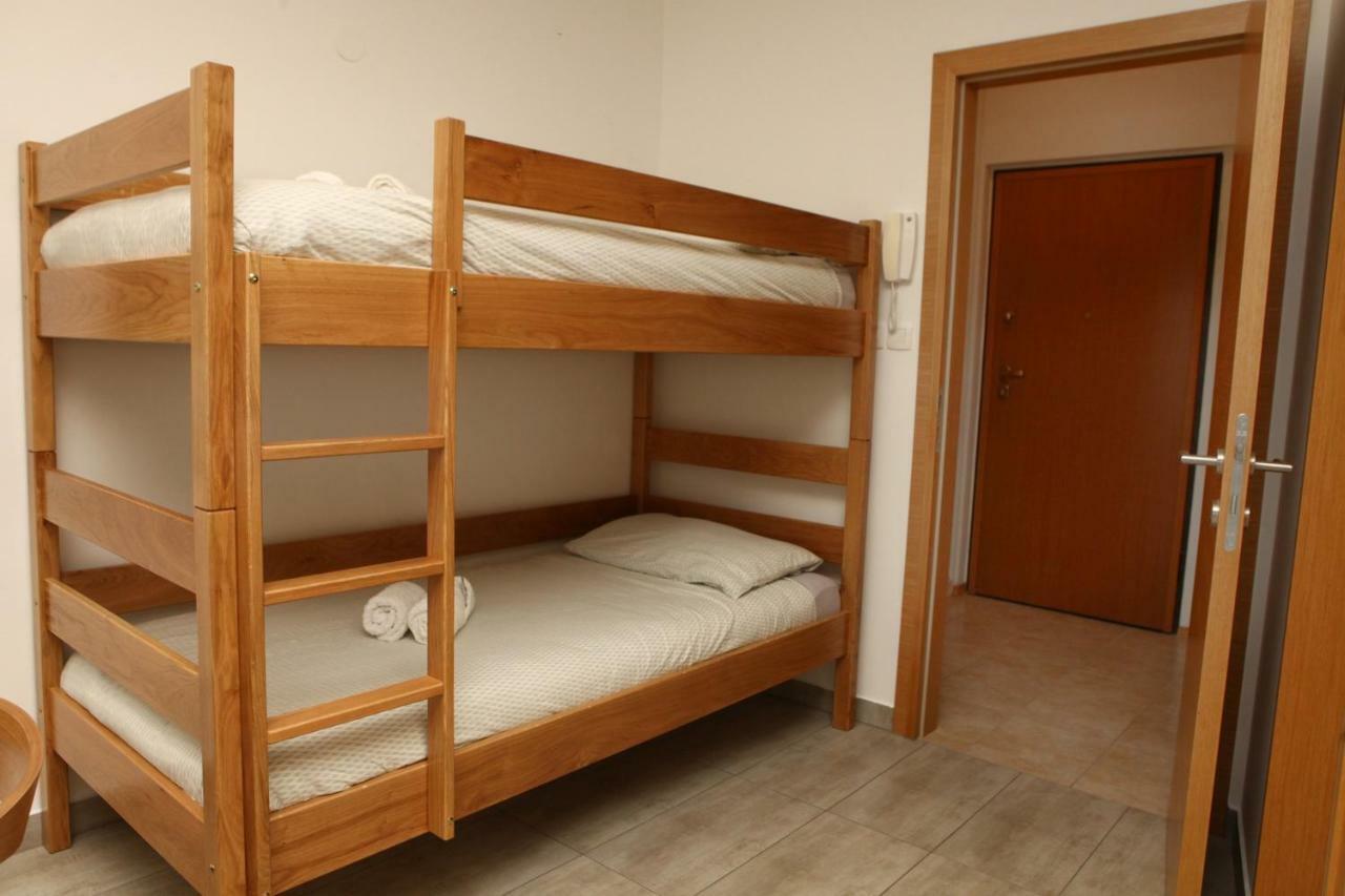 Trendy Apartment Izola Js Luaran gambar