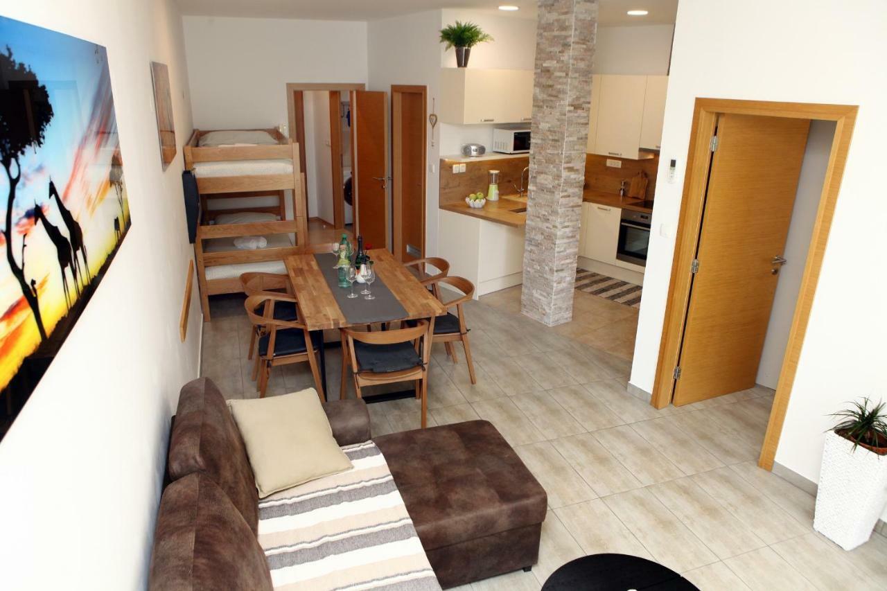 Trendy Apartment Izola Js Luaran gambar