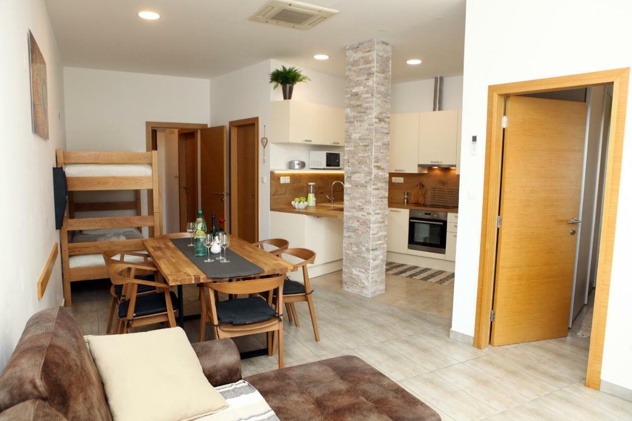 Trendy Apartment Izola Js Luaran gambar